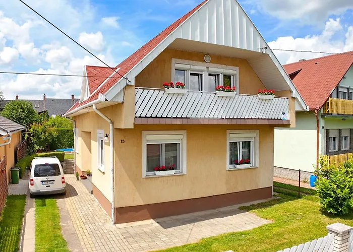 Balazs With Private Pool - Biro Tours Nr 183 아파트